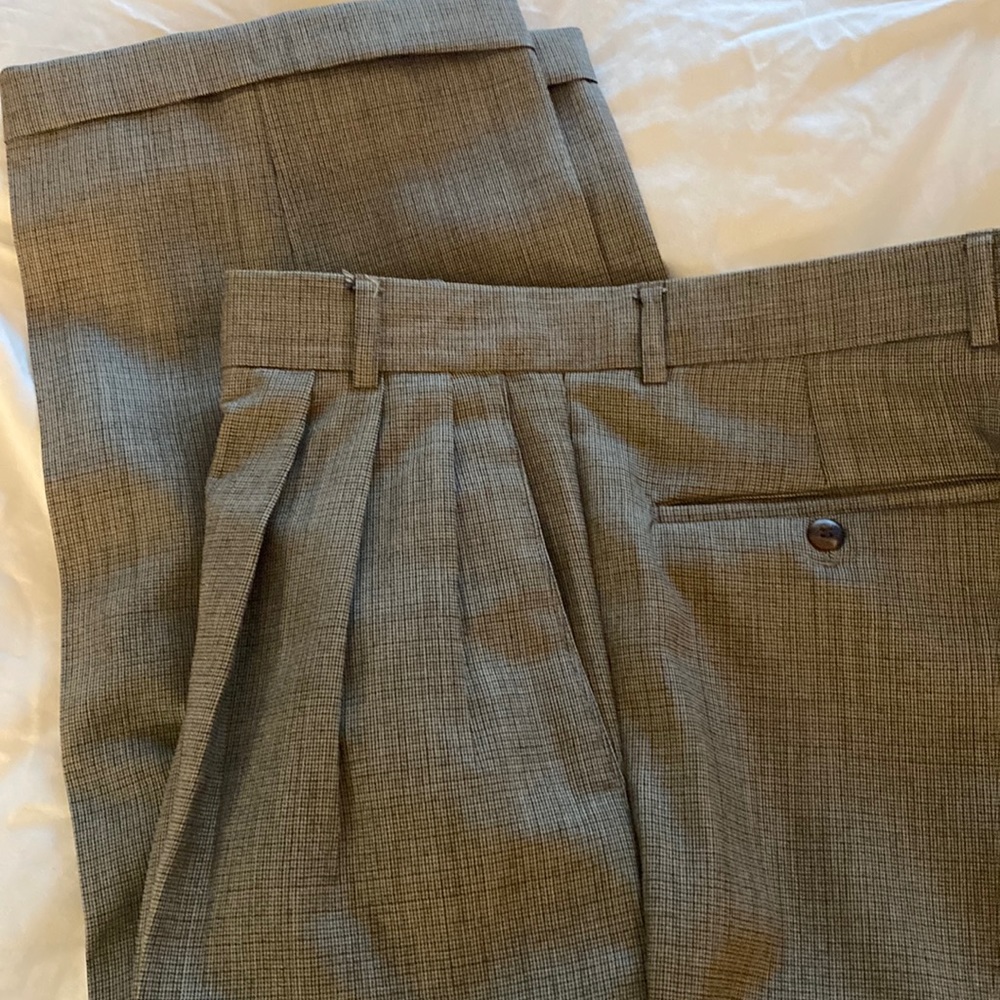Louis Feraud wool pleated dress pants